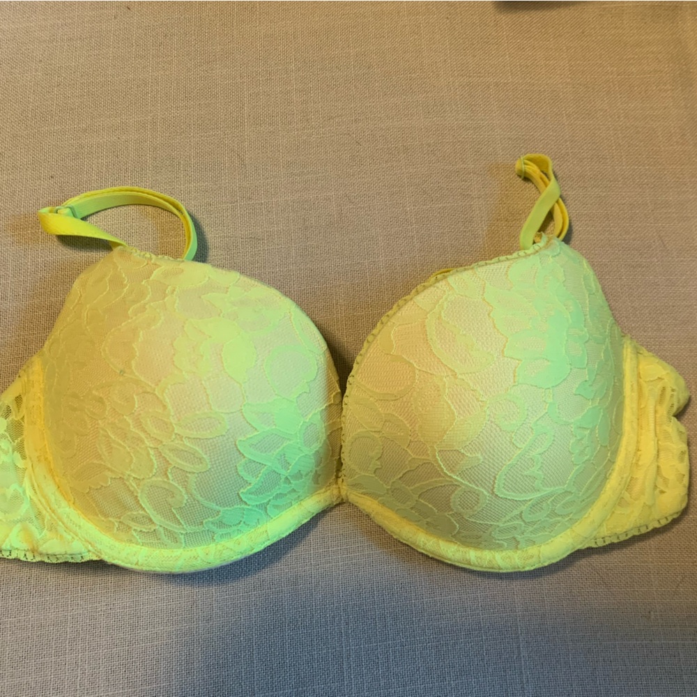 Victoria’s Secret lace push up bra 36B